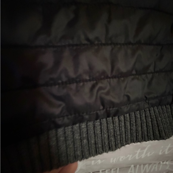 ATHLETA Black Puffer Tioga Cropped Vest Lined Full Zip Size M 350891 - Picture 10 of 10